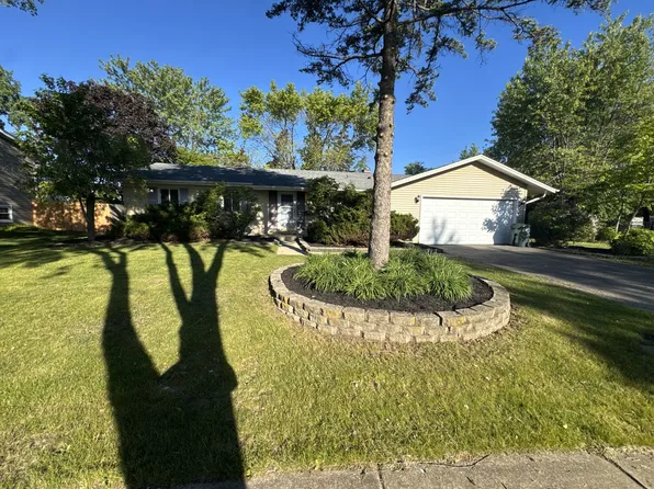 4150 Williams Ct, Hoffman Estates, IL 60192