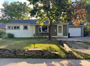 757 Taylor St, Chelsea, MI 48118