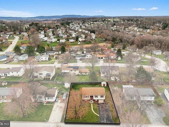 3rd image of 44 Colonial Dr