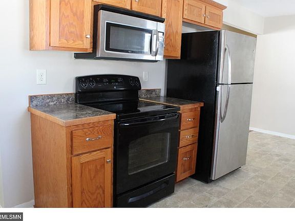 5th image of 2427 Bush Ave E
