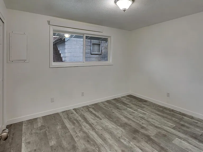 350 W Clackamas Blvd — Photo 13