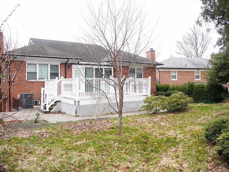 1633 Kalmia Rd NW #1 — Photo 12