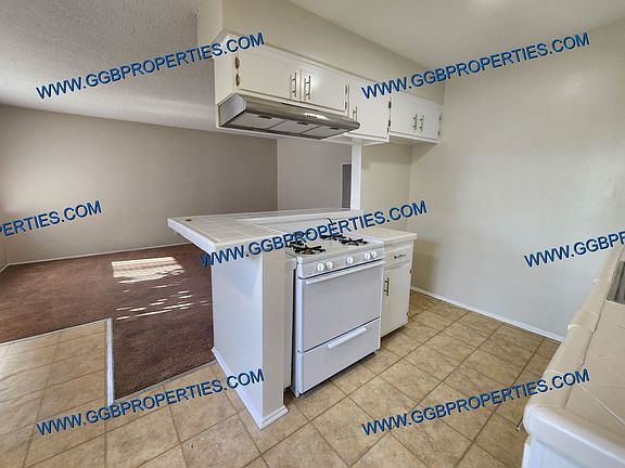 3rd image of 736 Orizaba Ave APT 6