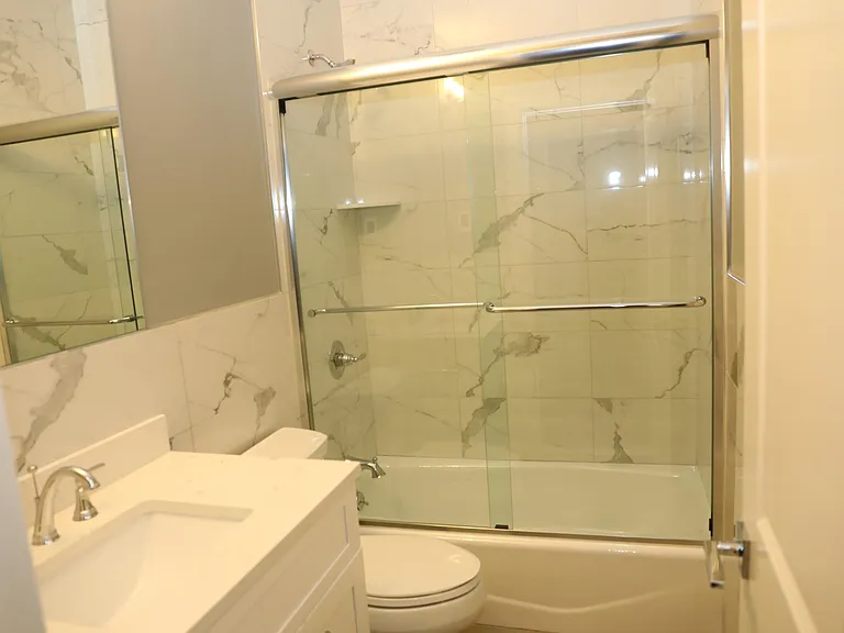 418 Edgewater Rd #3 — Photo 6