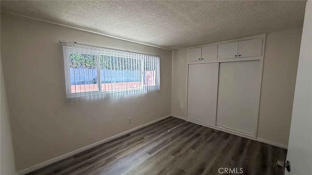 2 bed, 700 sqft, $2,500 — Photo 2