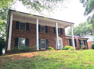 646 Sandridge Rd, Charlotte, NC 28210