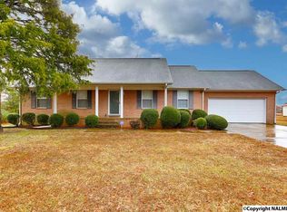 1212 Sommers Ridge Dr, Athens, AL 35611
