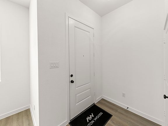 5th image of 831 Pedernales Dr