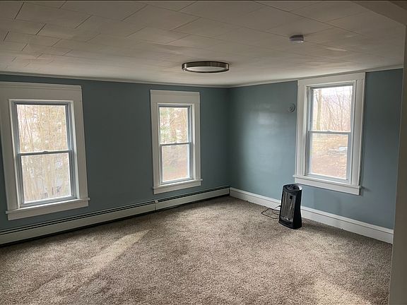3rd image of 9 Smith Ln #2