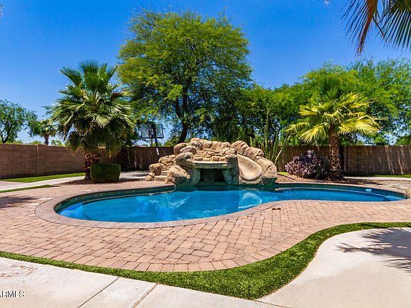 4th image of 2942 S HOLGUIN Way
