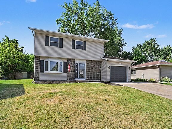 2nd image of 715 Evergreen Ct
