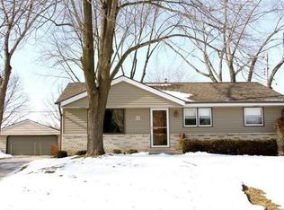 W145N8583 Patricia Pl, Menomonee Falls, WI 53051