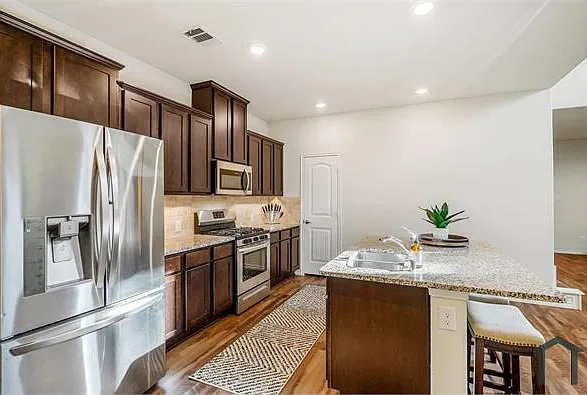2429 Dolostone Dr — Photo 20