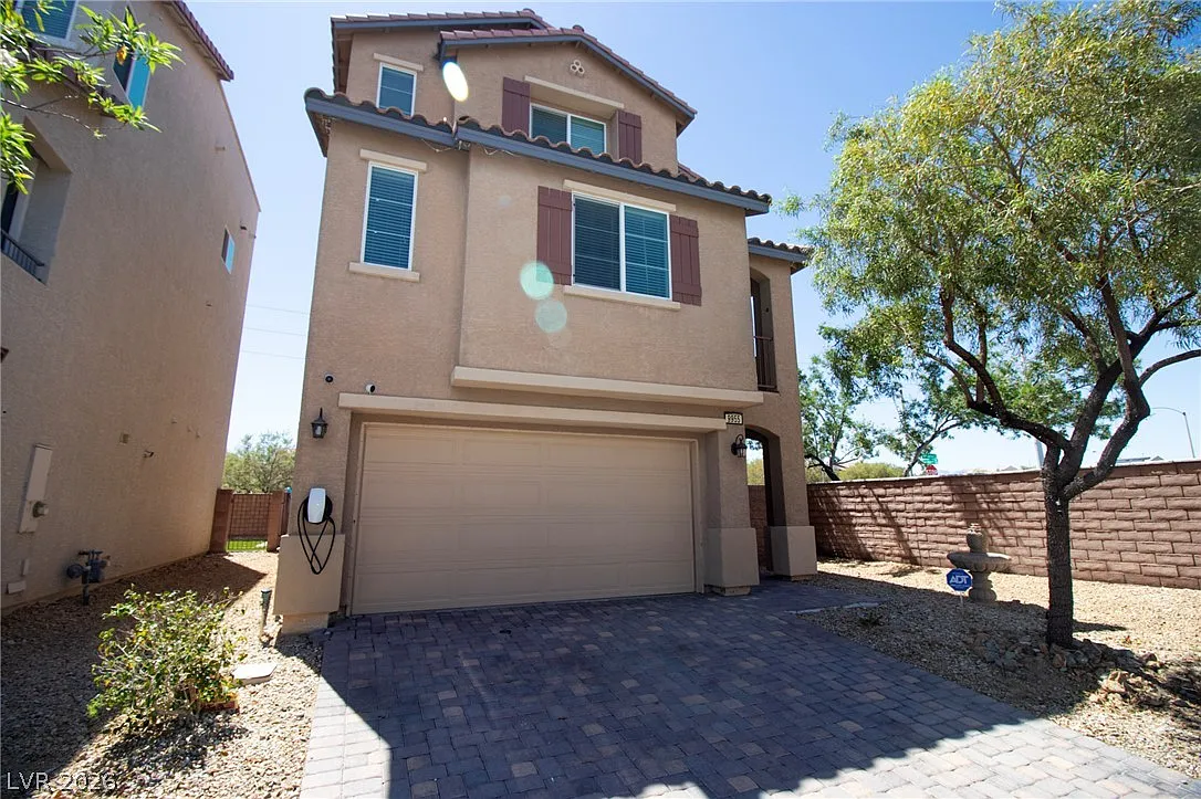 4 bed, 2.5 bath, 2003 sqft, $3,080 — Photo 1