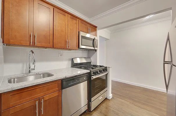 Sold by REMAX Elite | media 11