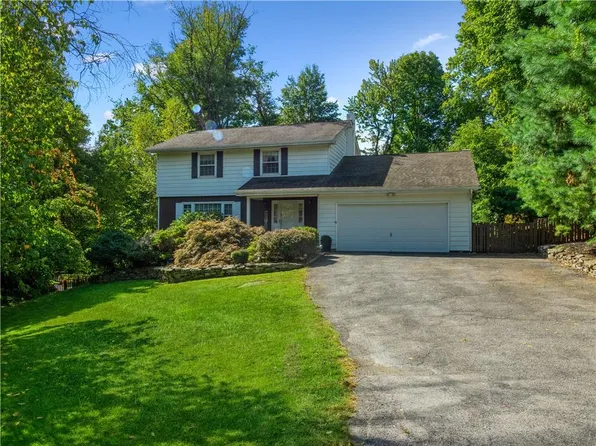 61 High Acres Drive, Poughkeepsie, NY 12603