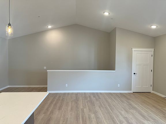 2nd image of 260 S Chestnut St #8