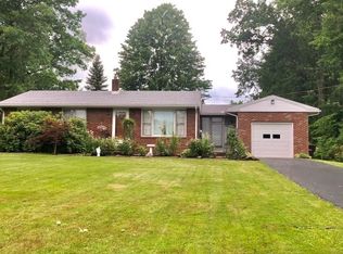 2896 Michael Ln, Hermitage, PA 16148