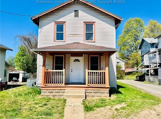 923 Rugby St, Charleston, WV 25311