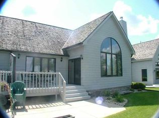 431 Lake Ave S, Spicer, MN 56288