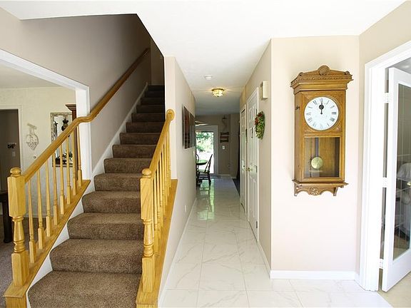 3rd image of 10065 Brushwood Dr