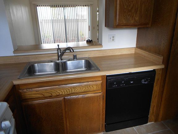 5th image of 1101 W Cypress Ave APT B