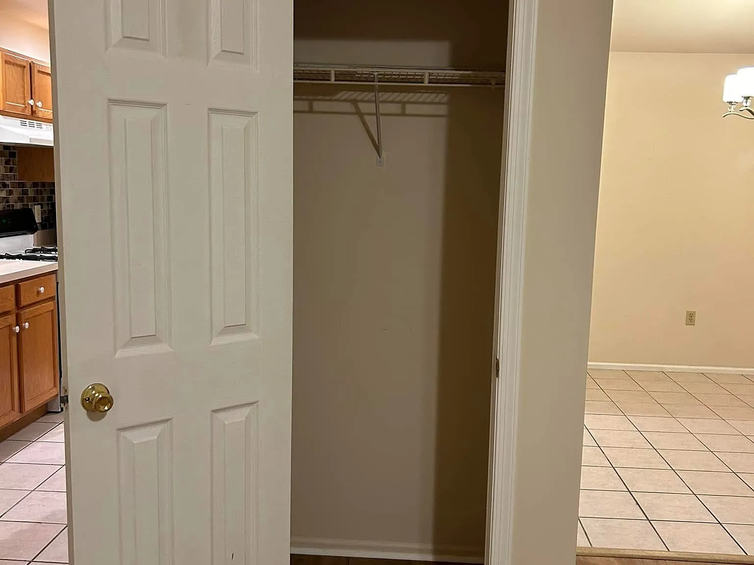 2 bed, 950 sqft, $1,750 — Photo 3