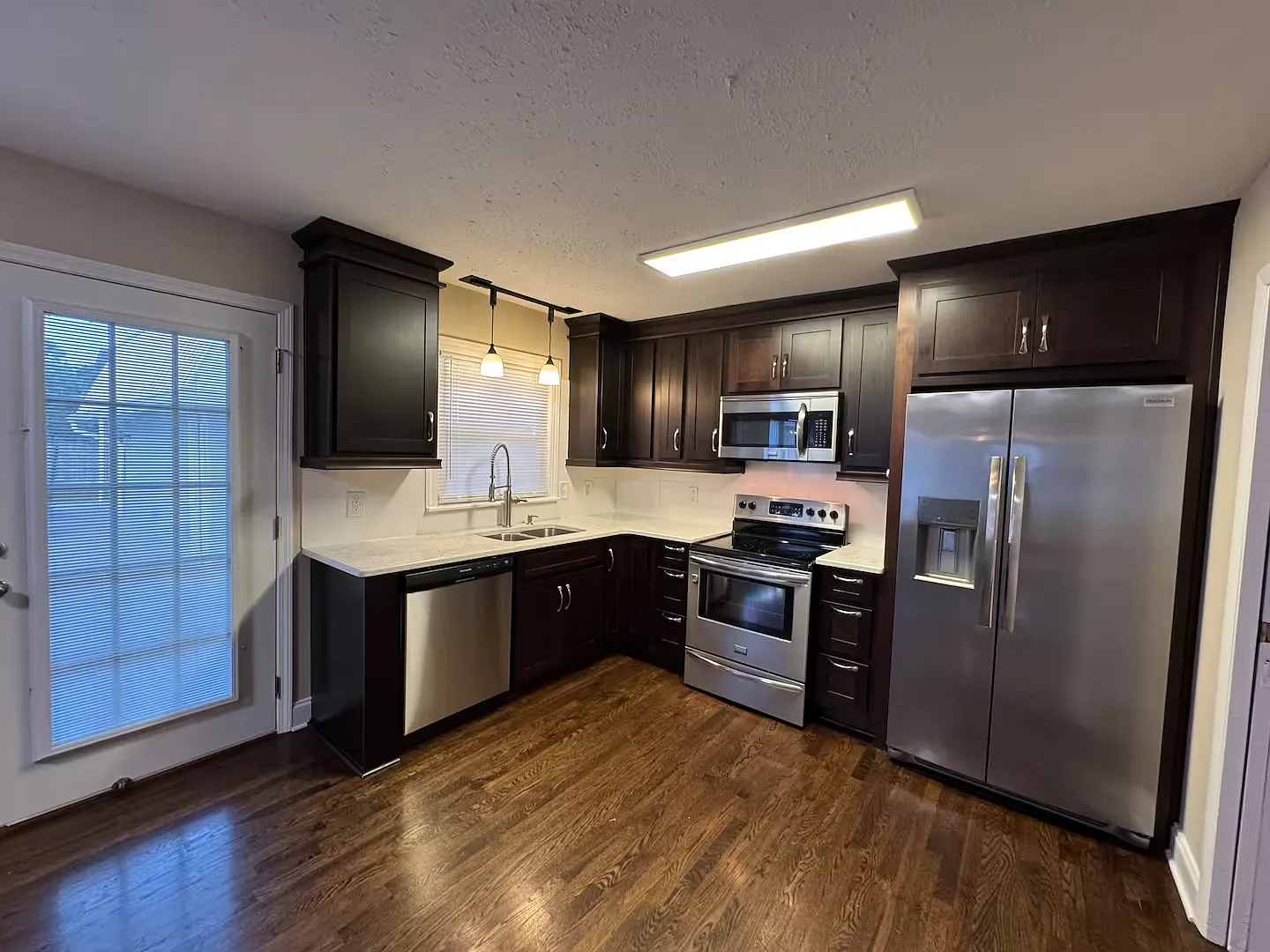 3 bed, 1.5 bath, 2886 sqft, $5,000 — Photo 4