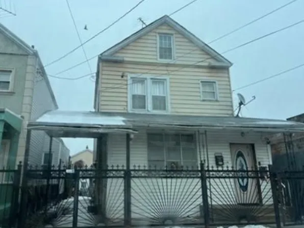 8935 127th St, Richmond Hill, NY 11418