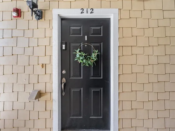 1460 NW 3rd Pl APT 212, Gainesville, FL 32603