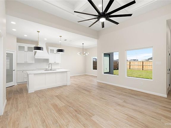 5th image of 1806 Sophia Dr