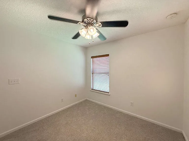 436 Bostwick Cir — Photo 30