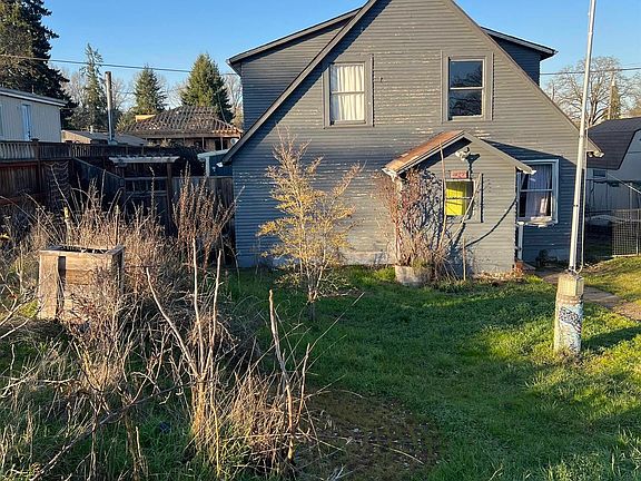 3rd image of 2123 Front Ave NE