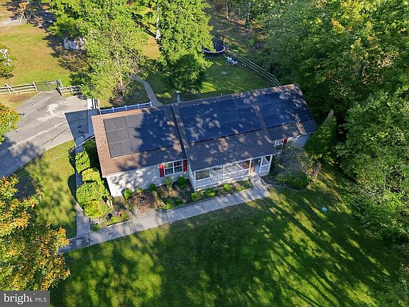 3rd image of 75 Parvins Mill Rd