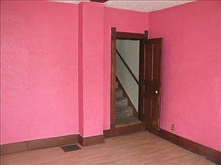 4th image of 501 Catterlin St