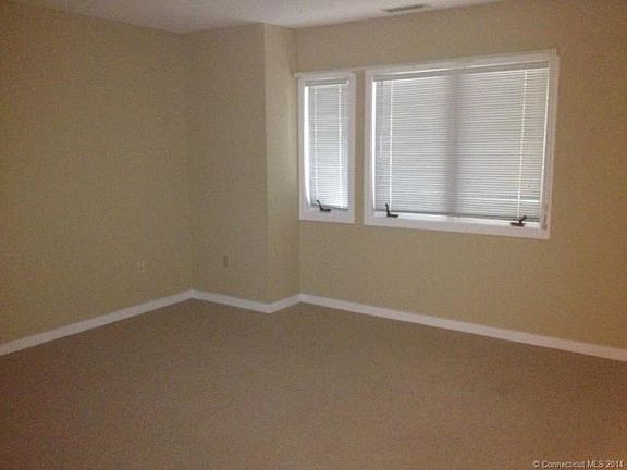4th image of 1414 Whitney Ave APT D1