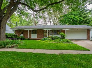 174 Shrader Rd, Iowa City, IA 52245