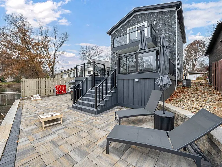 4927 Coleman Dr — Photo 1