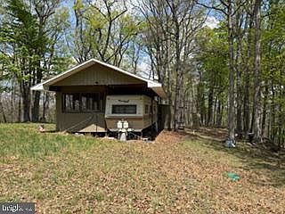 3rd image of Easter Ridge Ln
