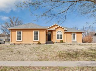6730 E Perryton St, Wichita, KS 67226