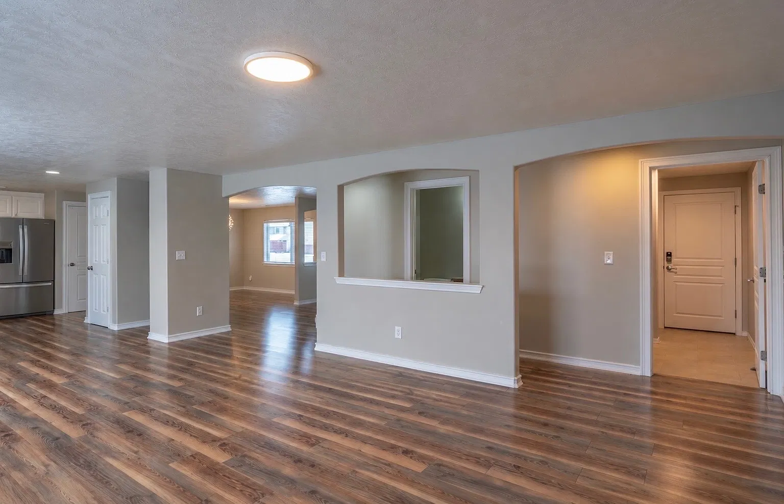 4 bed, 2.5 bath, 2016 sqft, $2,700 — Photo 3