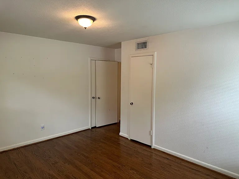 1201 W Lovers Ln — Photo 30