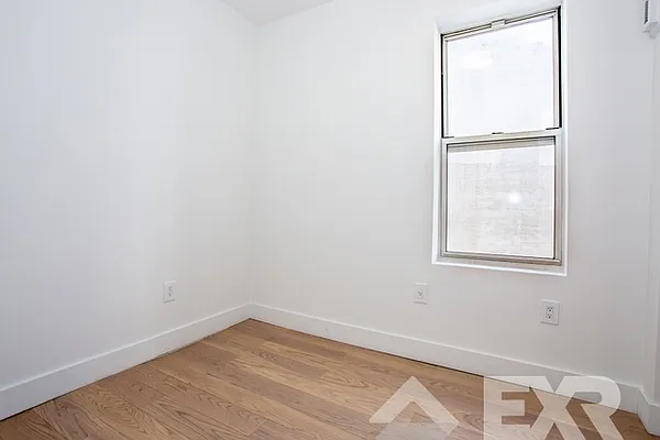 Rented by EXR | media 15