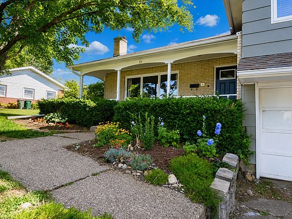 4th image of 39 Kellwood Dr