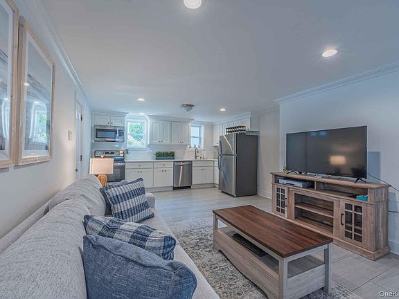 5th image of 1215 W Park Ave