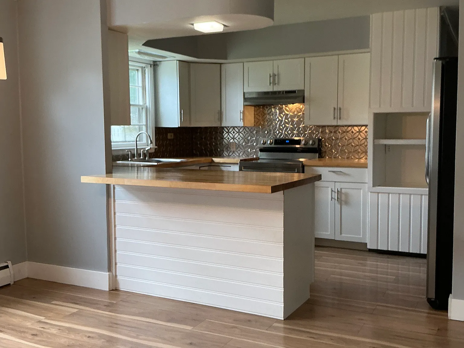 4 bed, 2472 sqft, $2,700 — Photo 4