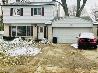 29714 Somerset Dr, Southfield, MI 48076