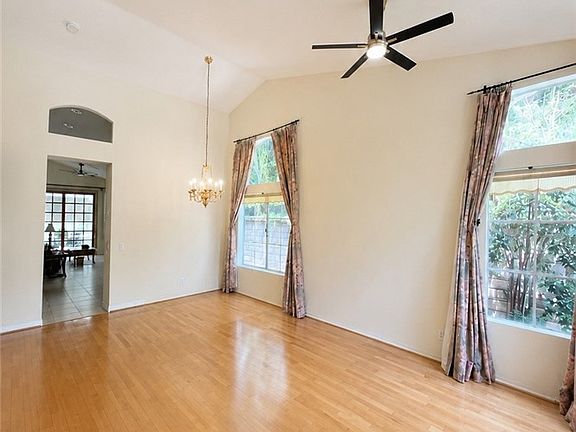 4th image of 377 Anzio Way