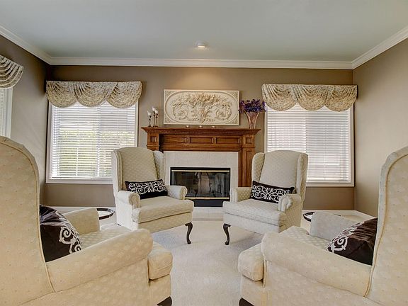 5th image of 1829 Castle Dr