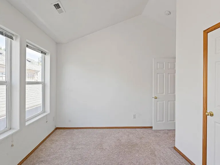 3328 NE 74th Ave — Photo 14